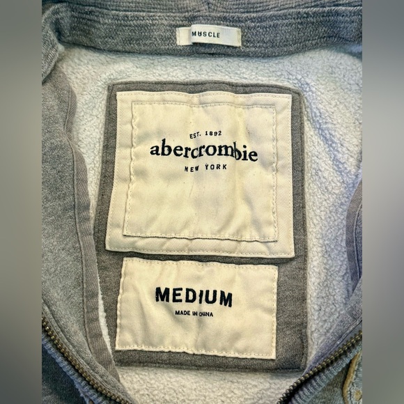 Abercrombie Gray Zip-Up Hoodie Jacket- size Yourh Medium - Picture 4 of 6